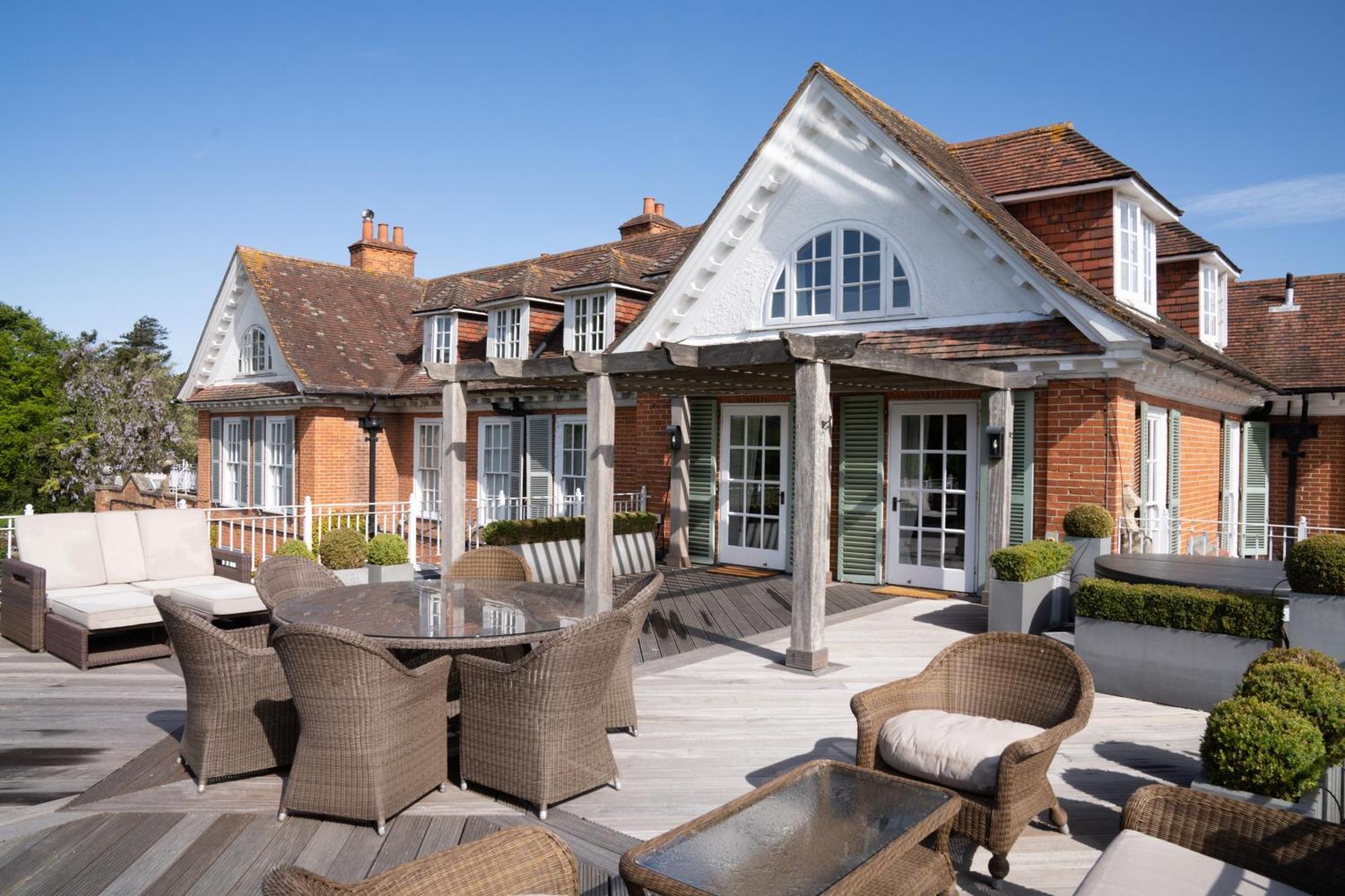 Chewton Glen Hotel - An Iconic Luxury Hotel New Milton Dış mekan fotoğraf